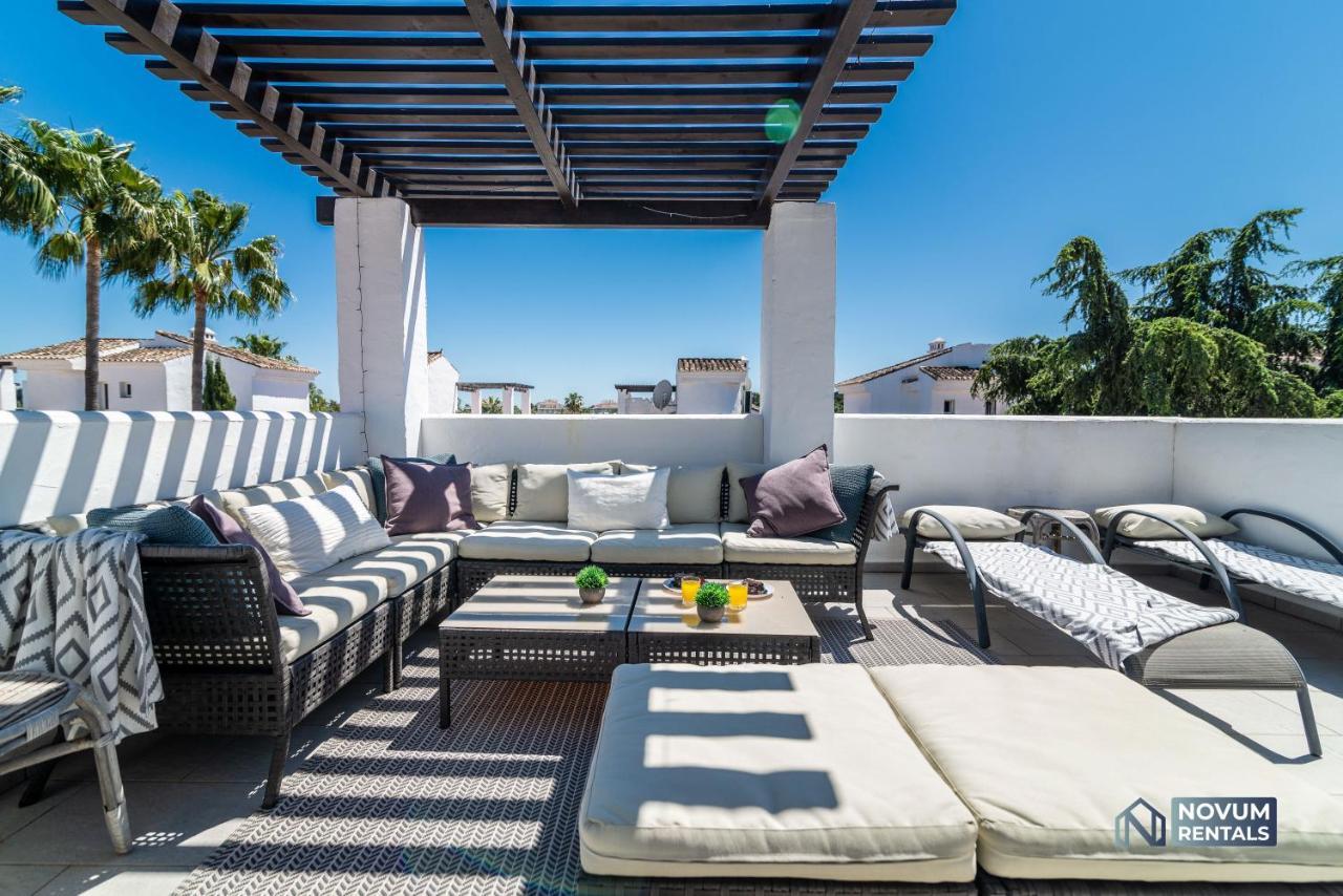 Modern 2 Bedroom Penthouse W/ Terrace, Pool & Bbq Apartment *