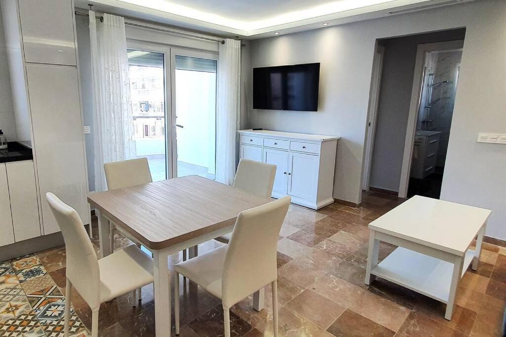Apartment Modern Two Bedroom In Centre