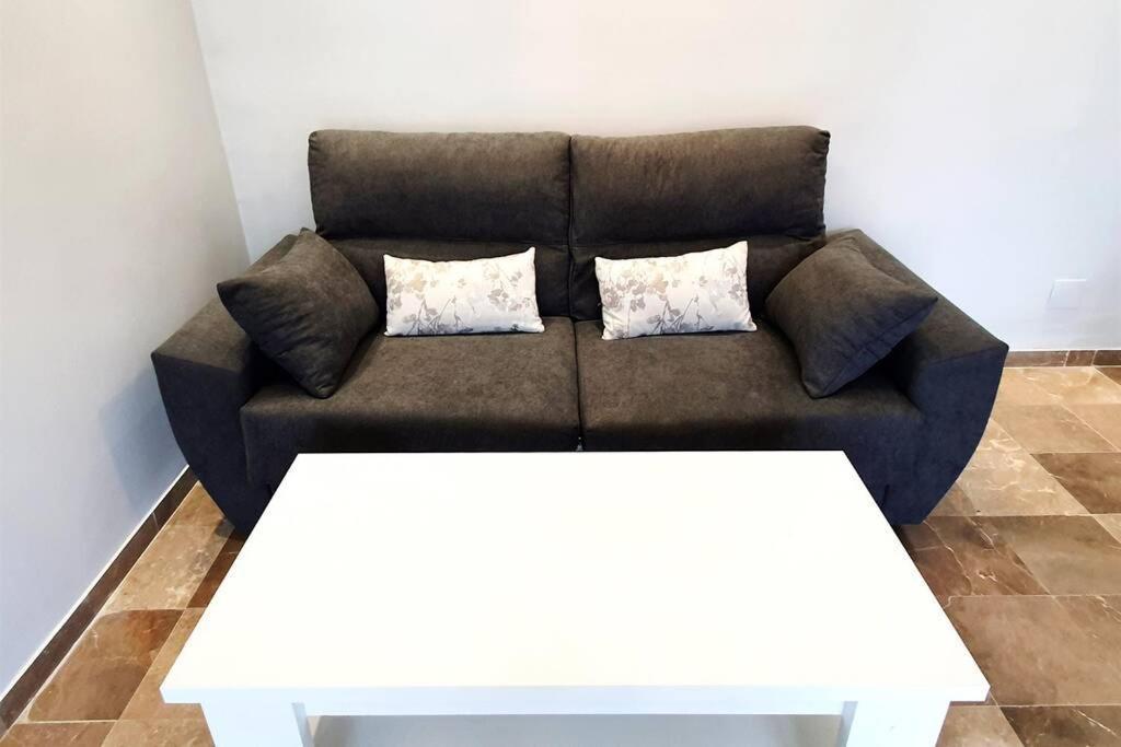 Apartment Modern Two Bedroom In Centre *
