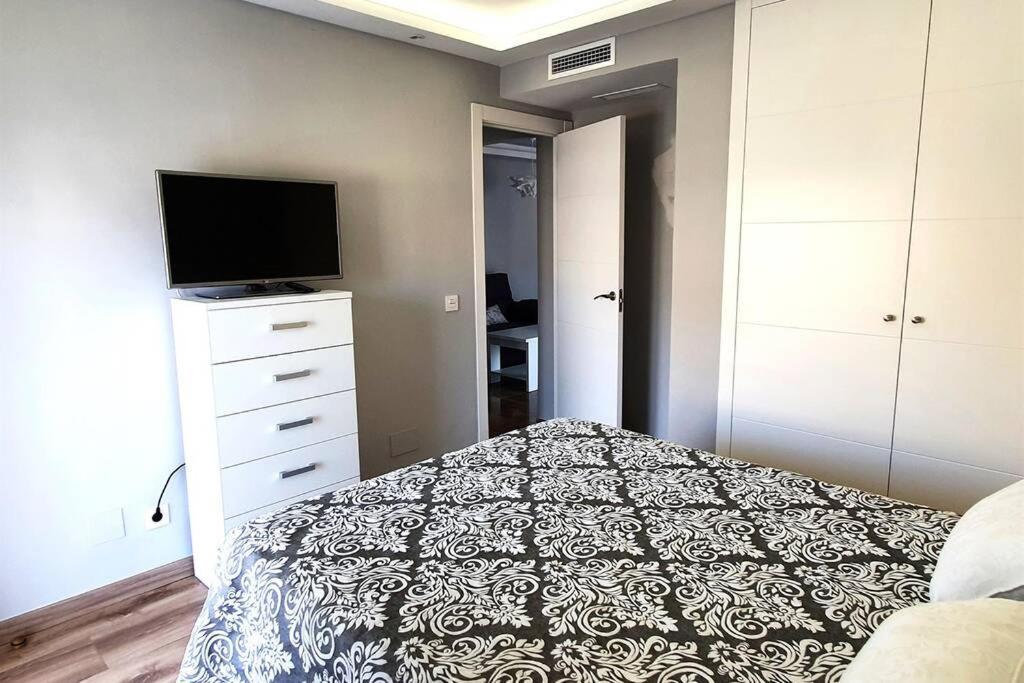 Apartment Modern Two Bedroom In Centre