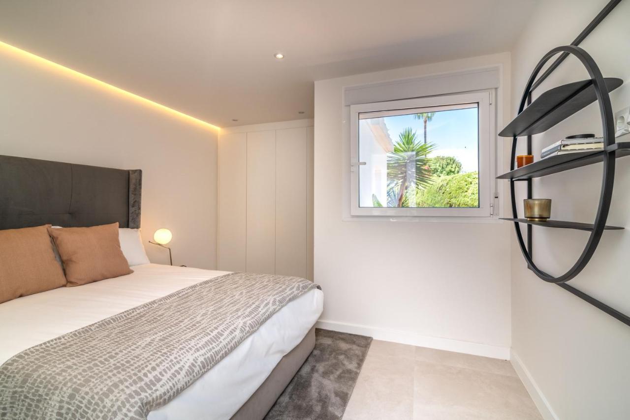 Villa Exclusive House Located In Prime Location