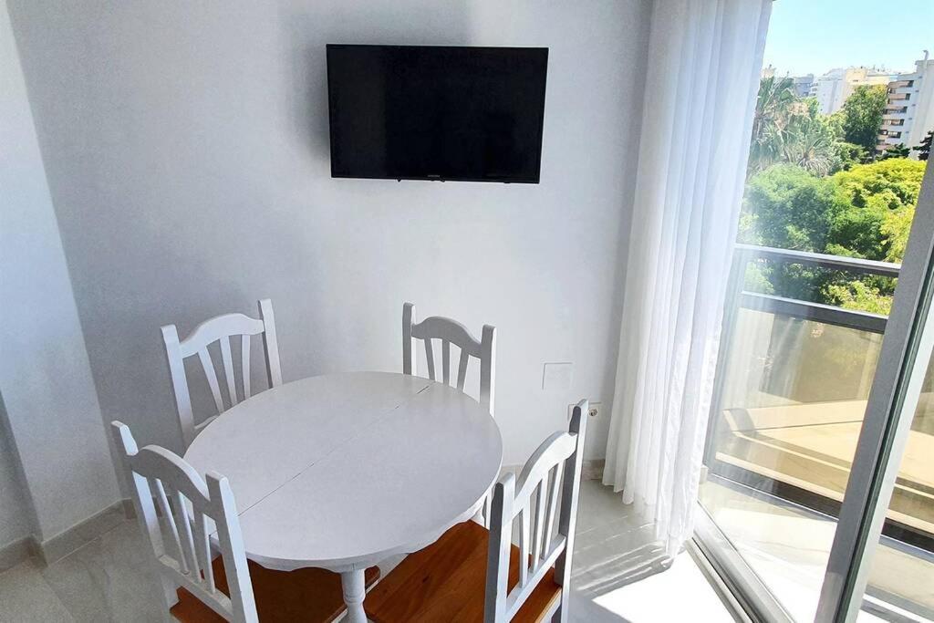 Apartment Skol 521. Fantastic On The Beachfront For Rental. *