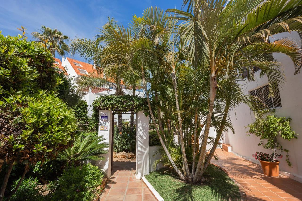 Luxury 4 Bedroom Penthouse Apartment *