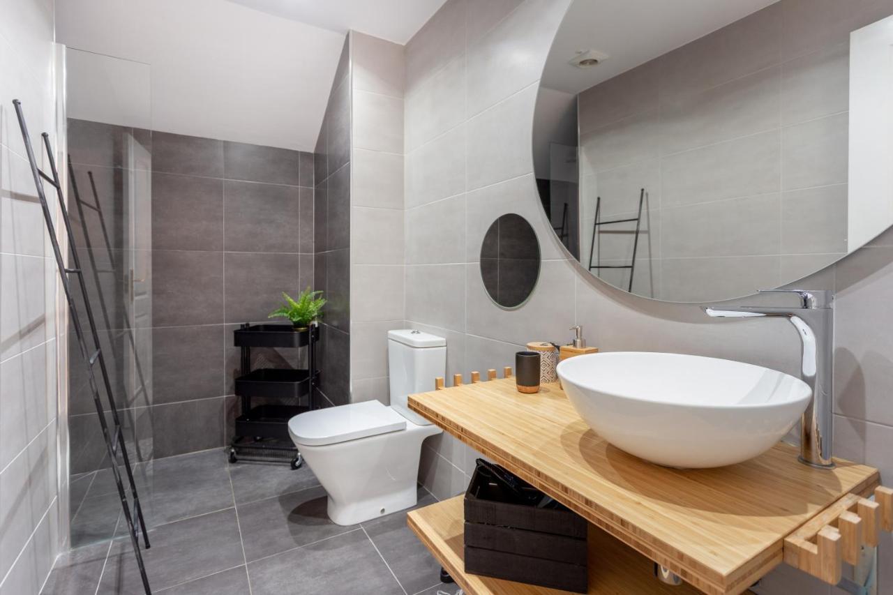 Luxury 4 Bedroom Penthouse Apartment *