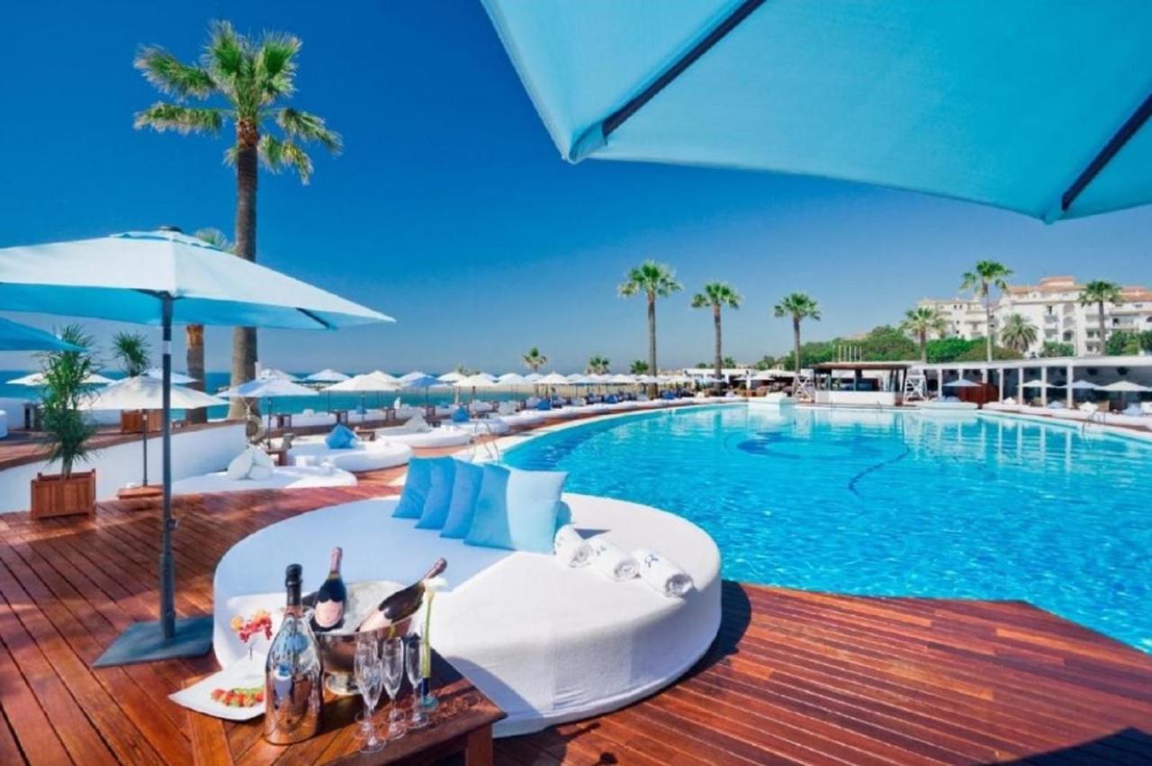 Apartment First Line Luxury Penthouse, Puerto Banus, *