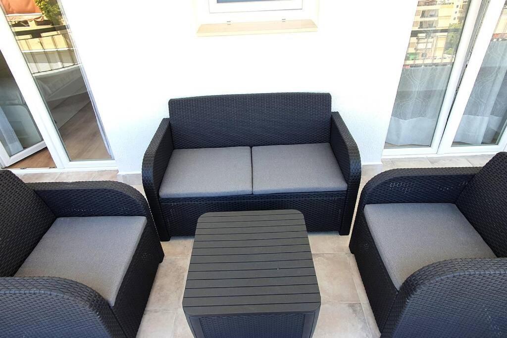 Modern Two Bedroom In Centre