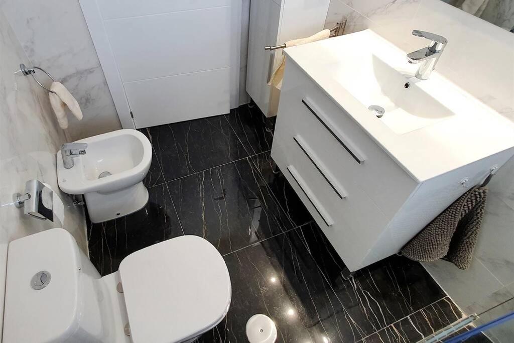 Modern Two Bedroom In Centre