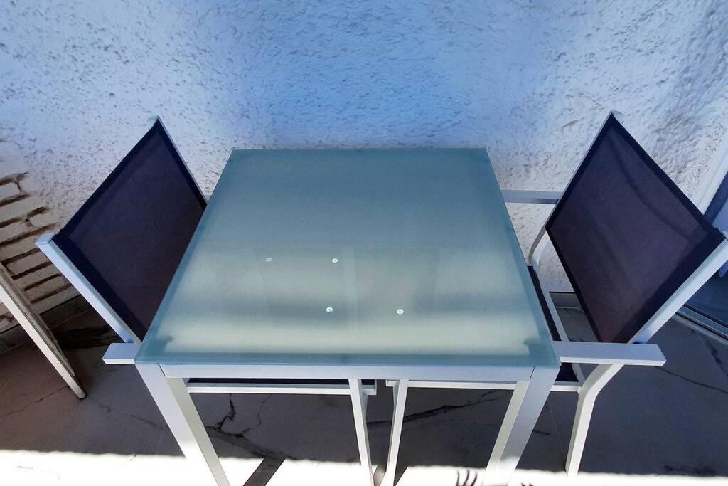 Skol 521. Fantastic On The Beachfront For Rental. *