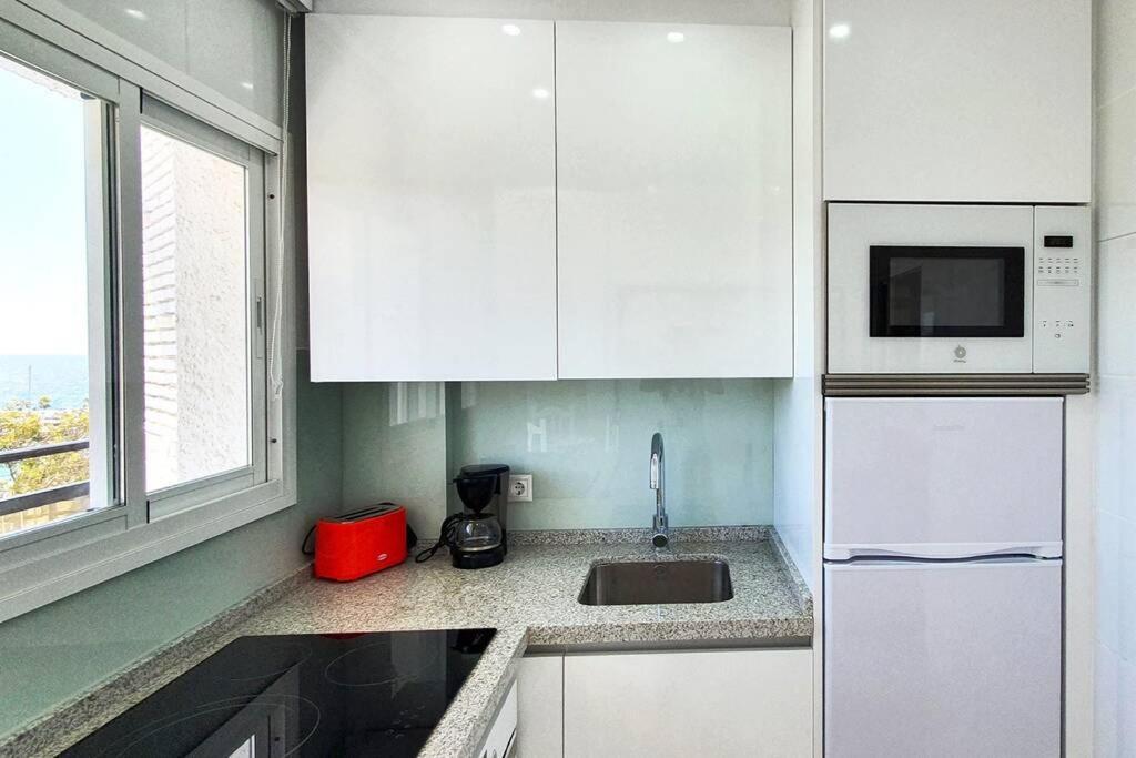 Skol 521. Fantastic On The Beachfront For Rental. * Marbella