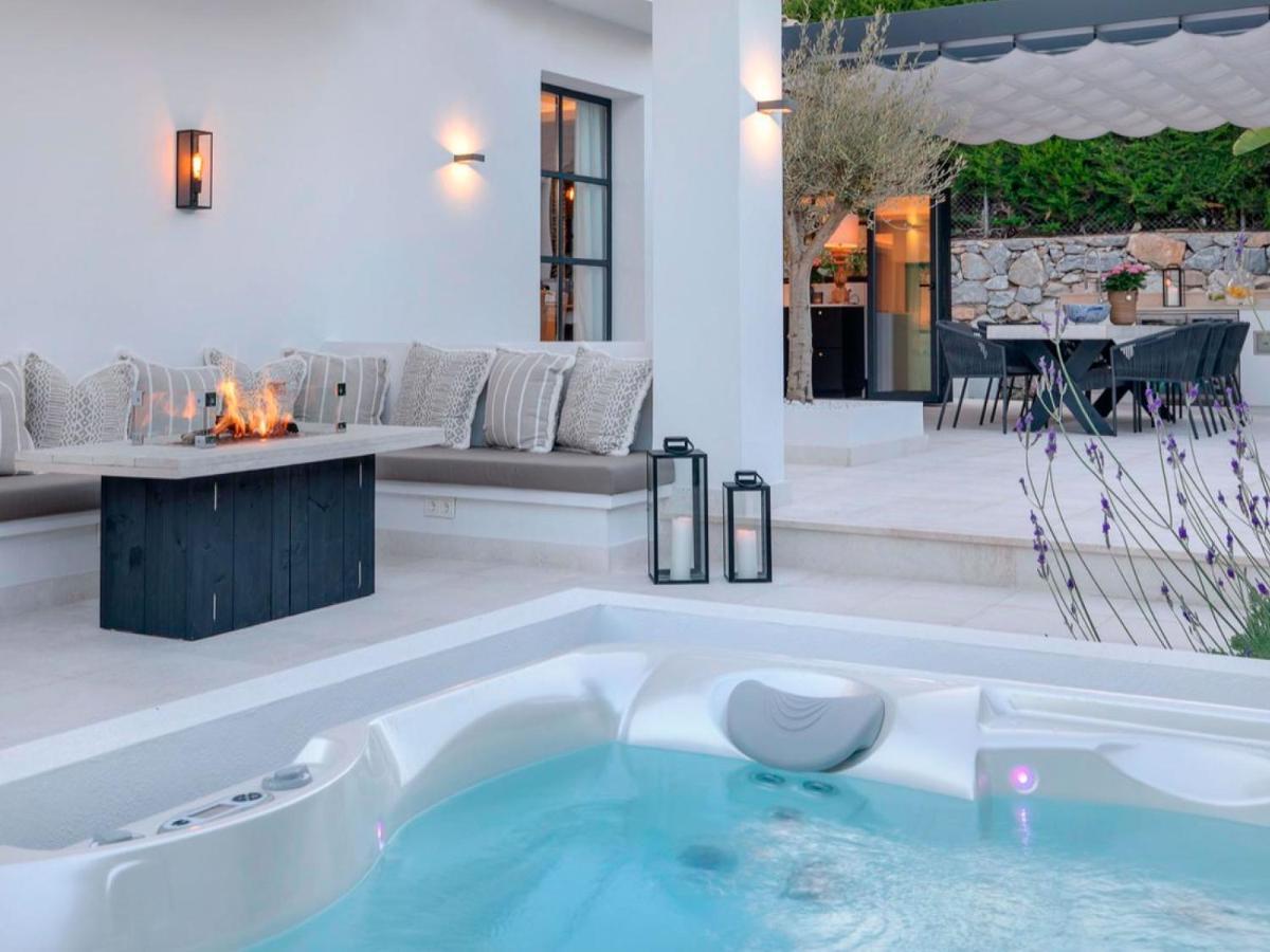 Vacation I Lina, Golf Valley, Private Heated Pool, Jacuzzi, Close To The Marina Marbella
