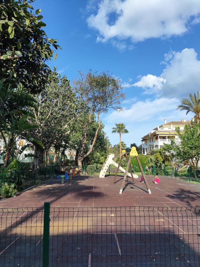 In Urb Dama De Noche Puerto Banus