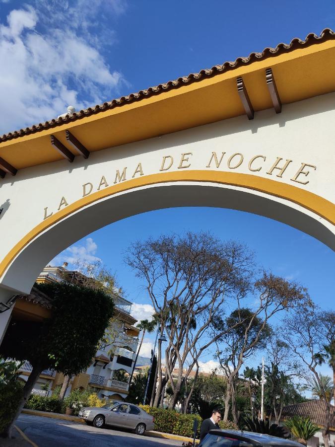 In Urb Dama De Noche Puerto Banus Apartamento Marbella