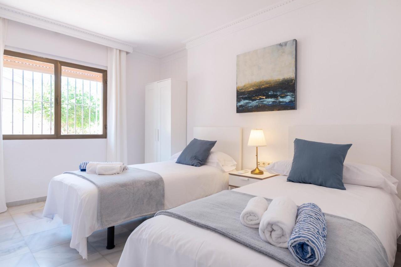 Giovanni - Center - Heated Pool Villa Marbella
