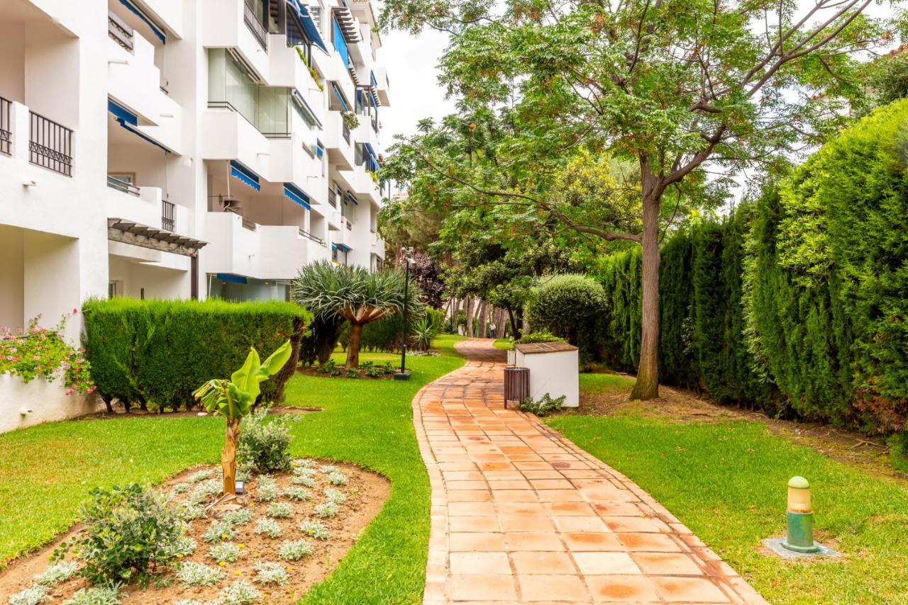 Livescape Medina Garden *