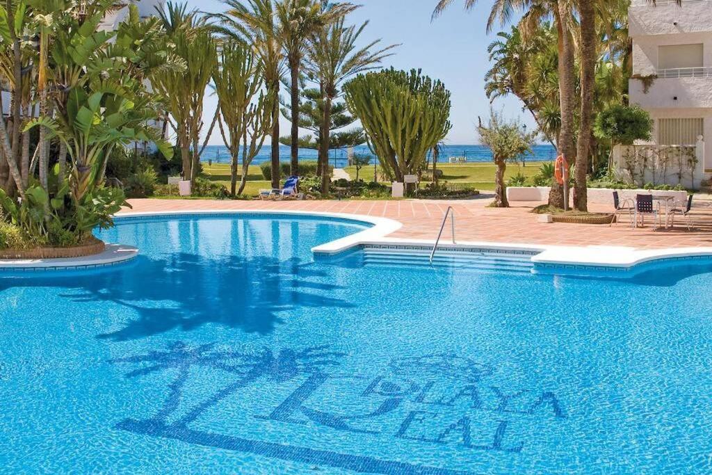 En Playa Real, En 1ª Linea De Playa Marbella