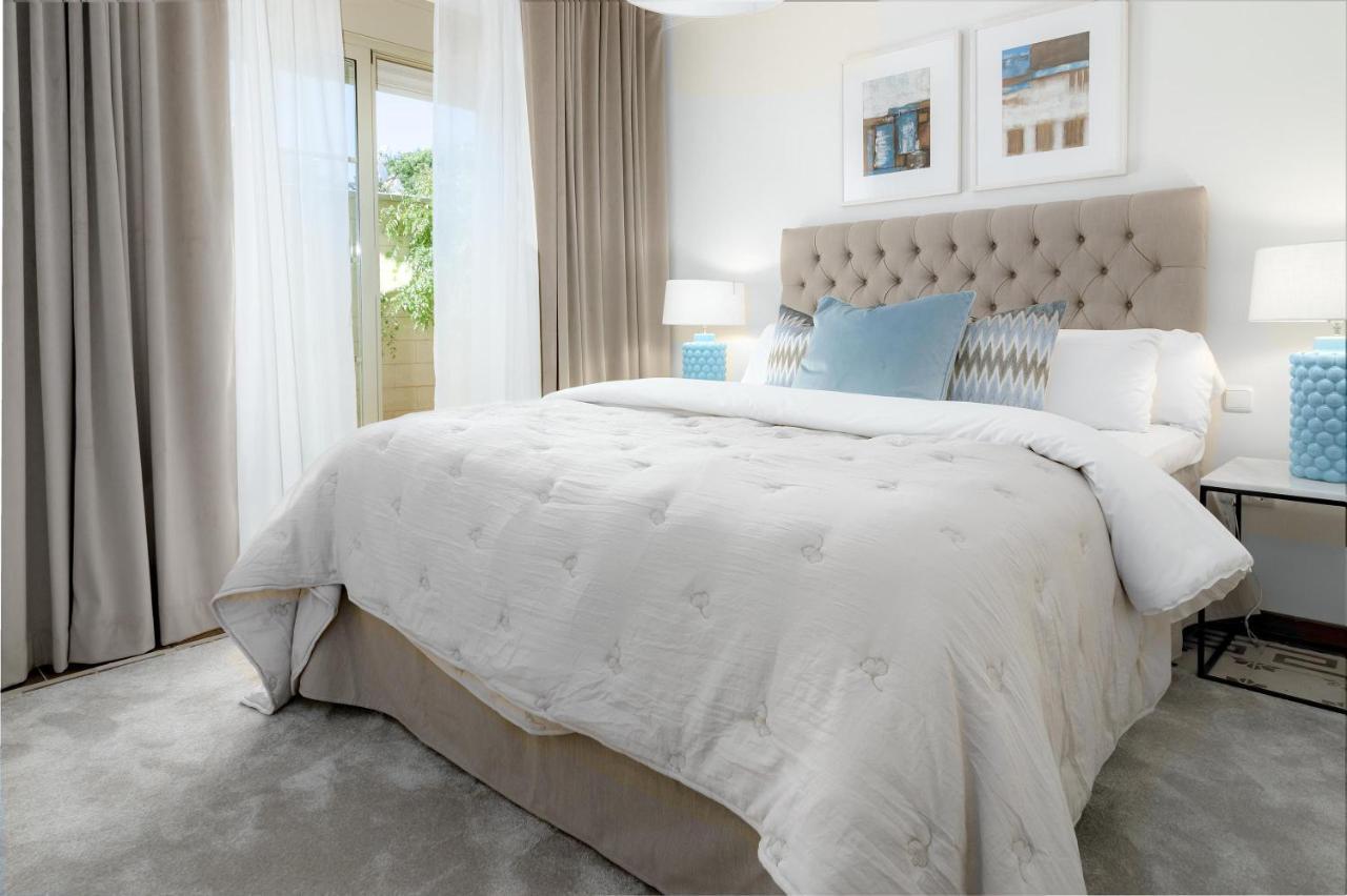 Cln- Spacious 6 Bedroom Next To