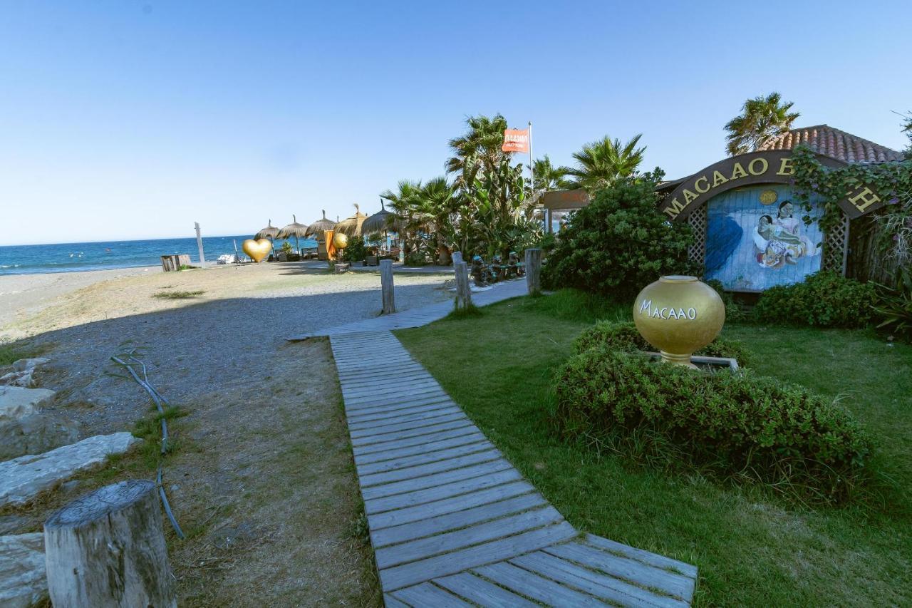 Villa Cln- Spacious 6 Bedroom Next To *