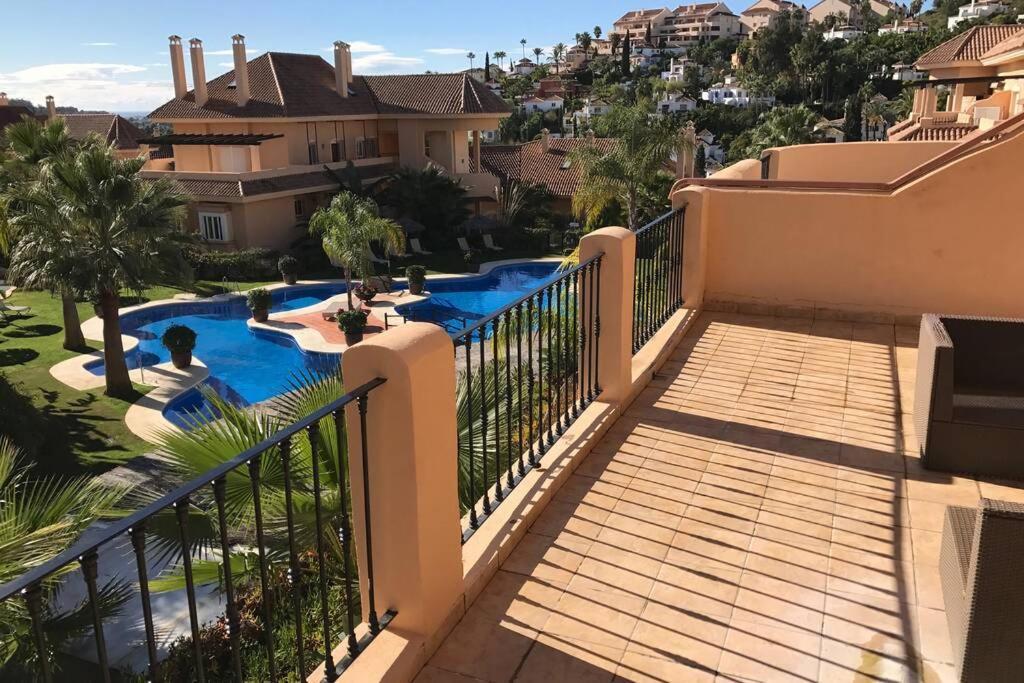 Lagenhet Med 4 Pooler, Gym, Restaurang & Jatte Nara Puerto Banus & Golf Apartment Marbella