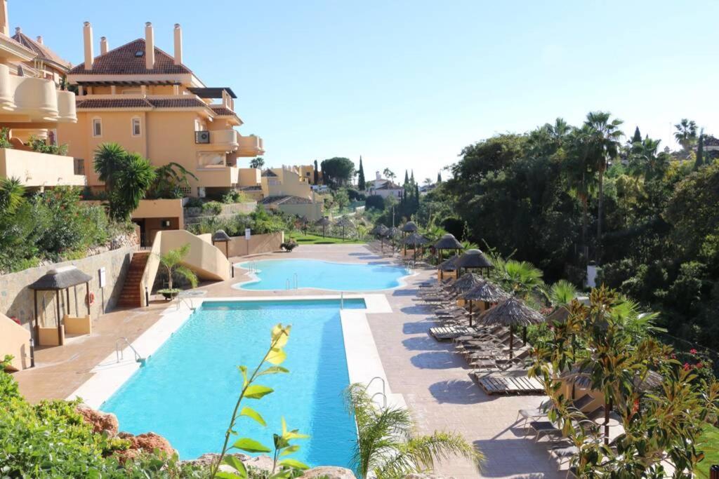 Lagenhet Med 4 Pooler, Gym, Restaurang & Jatte Nara Puerto Banus & Golf
