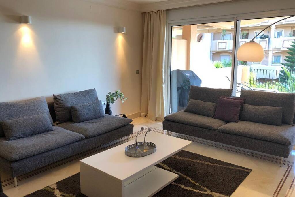 Lagenhet Med 4 Pooler, Gym, Restaurang & Jatte Nara Puerto Banus & Golf * Marbella