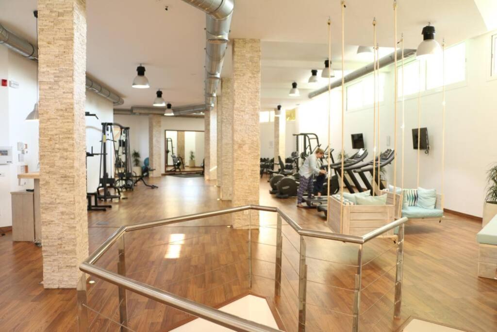 Lagenhet Med 4 Pooler, Gym, Restaurang & Jatte Nara Puerto Banus & Golf * Marbella