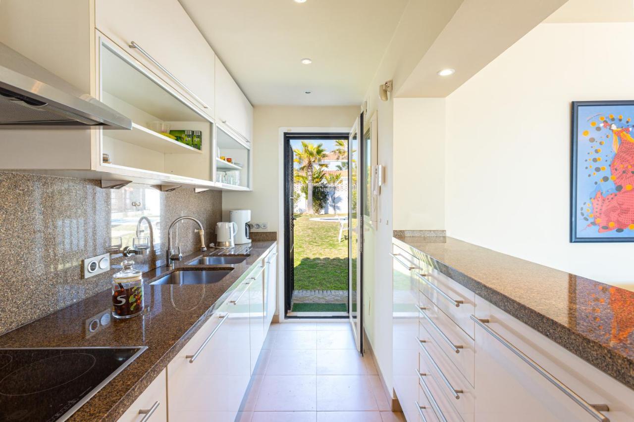 Villa Charming On The Seafront Marbella