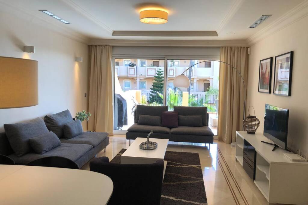 Lagenhet Med 4 Pooler, Gym, Restaurang & Jatte Nara Puerto Banus & Golf Apartment *