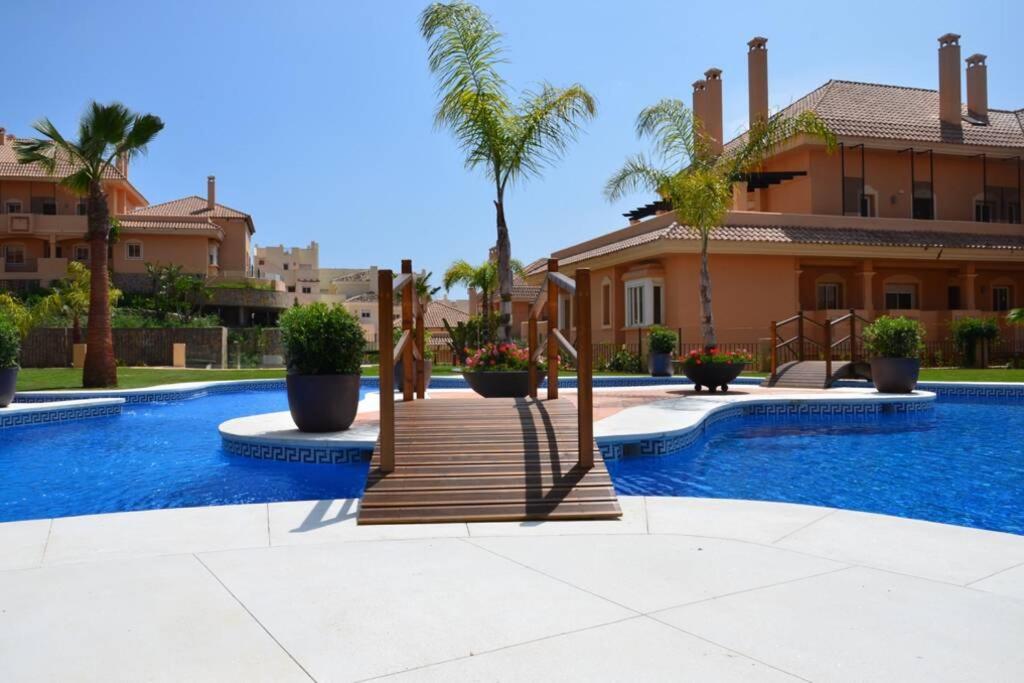 Lagenhet Med 4 Pooler, Gym, Restaurang & Jatte Nara Puerto Banus & Golf *