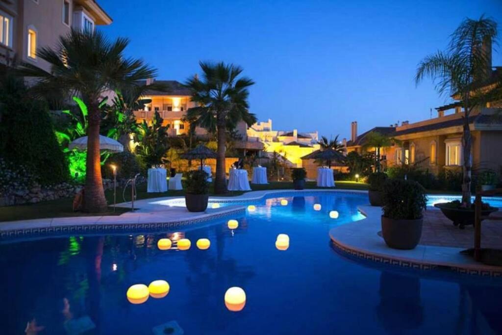 Apartment Lagenhet Med 4 Pooler, Gym, Restaurang & Jatte Nara Puerto Banus & Golf Marbella