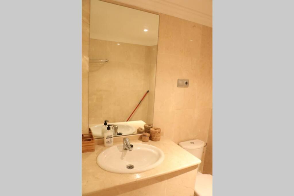 Apartment Lagenhet Med 4 Pooler, Gym, Restaurang & Jatte Nara Puerto Banus & Golf *