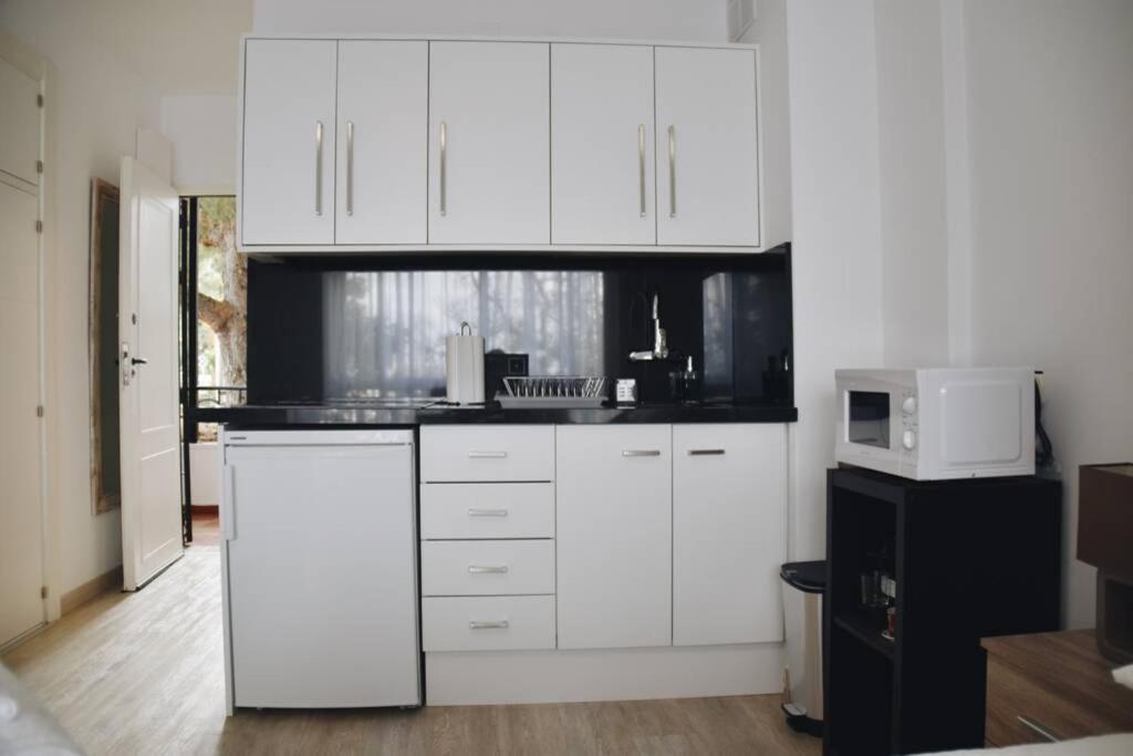 Estudio Nueva Andalucia Apartment *