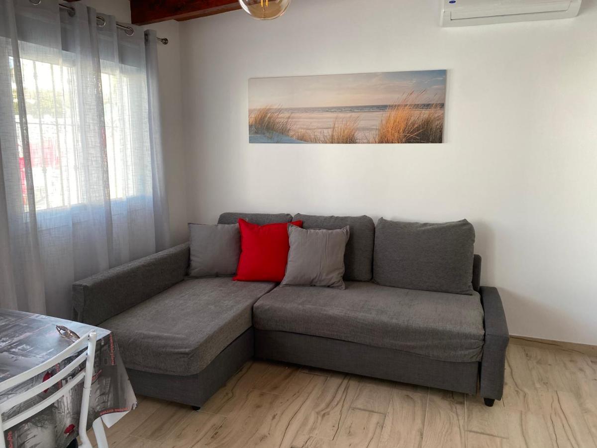 La Casita De *