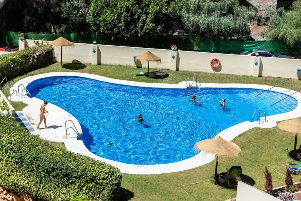 Apartment Lovely 3-bedroom 350 M Walk To The