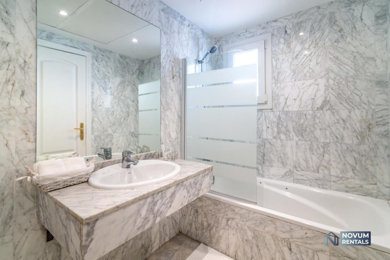 Puerto Banus Finest 2-bdrm - 50 Metres To *