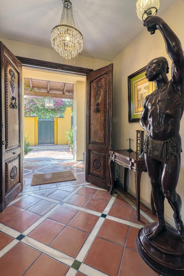 In Great Location Villa Marbella