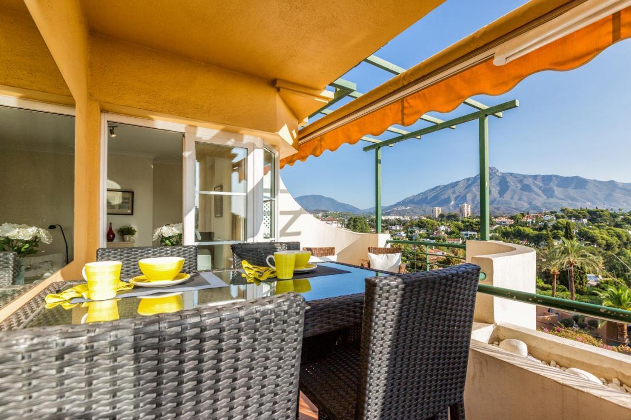 In Senorio De Aloha With Sea Views Apartamento Marbella
