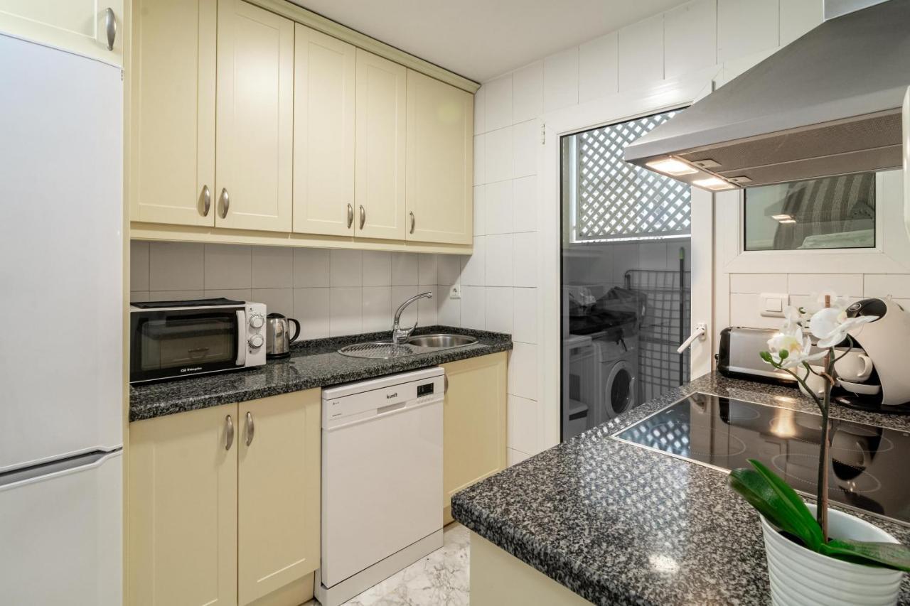 Apartment Pr45- Front Puerto Banus Marbella