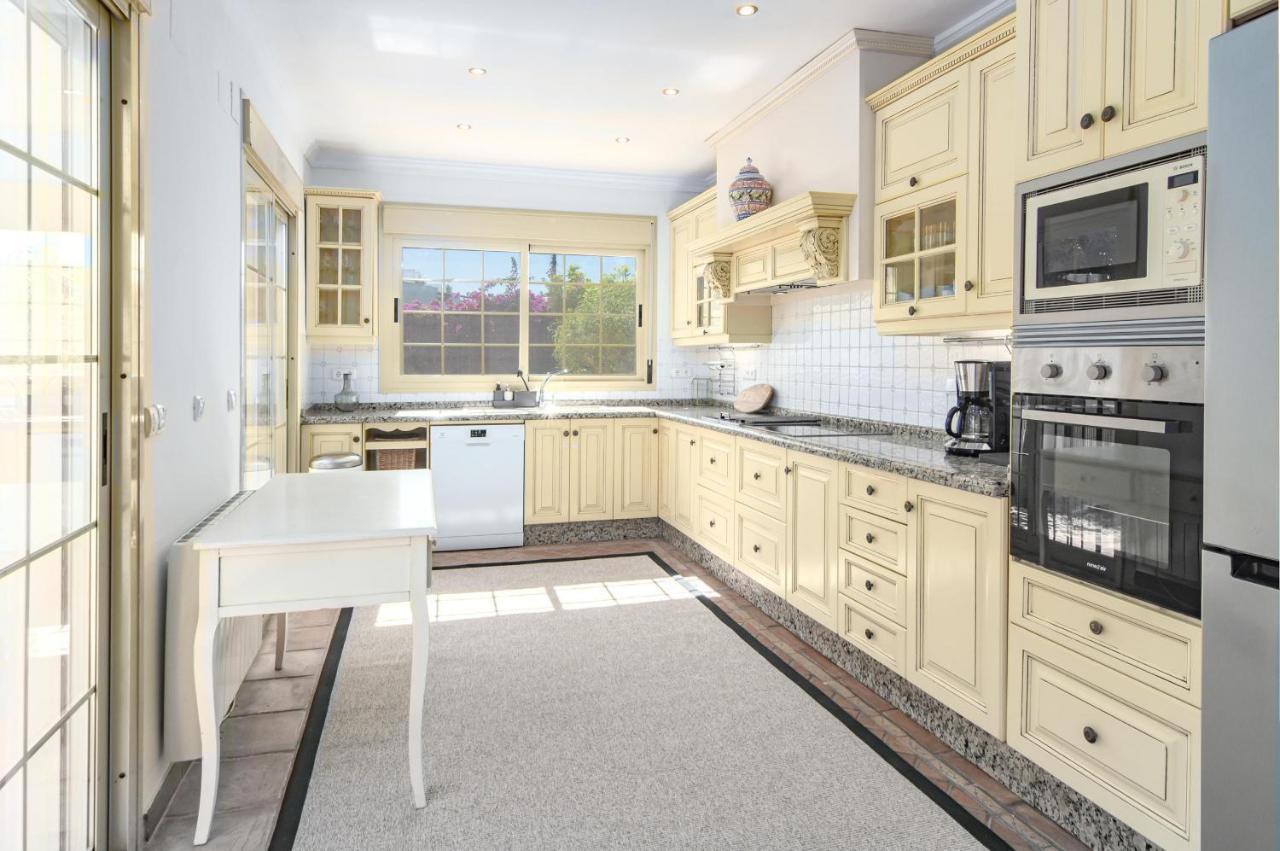 Cln- Spacious 6 Bedroom Next To * Marbella