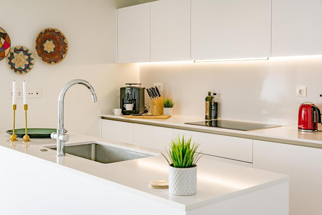 Lmr- Luxury Apartment, Private Pool, Stunning View, Families Only,