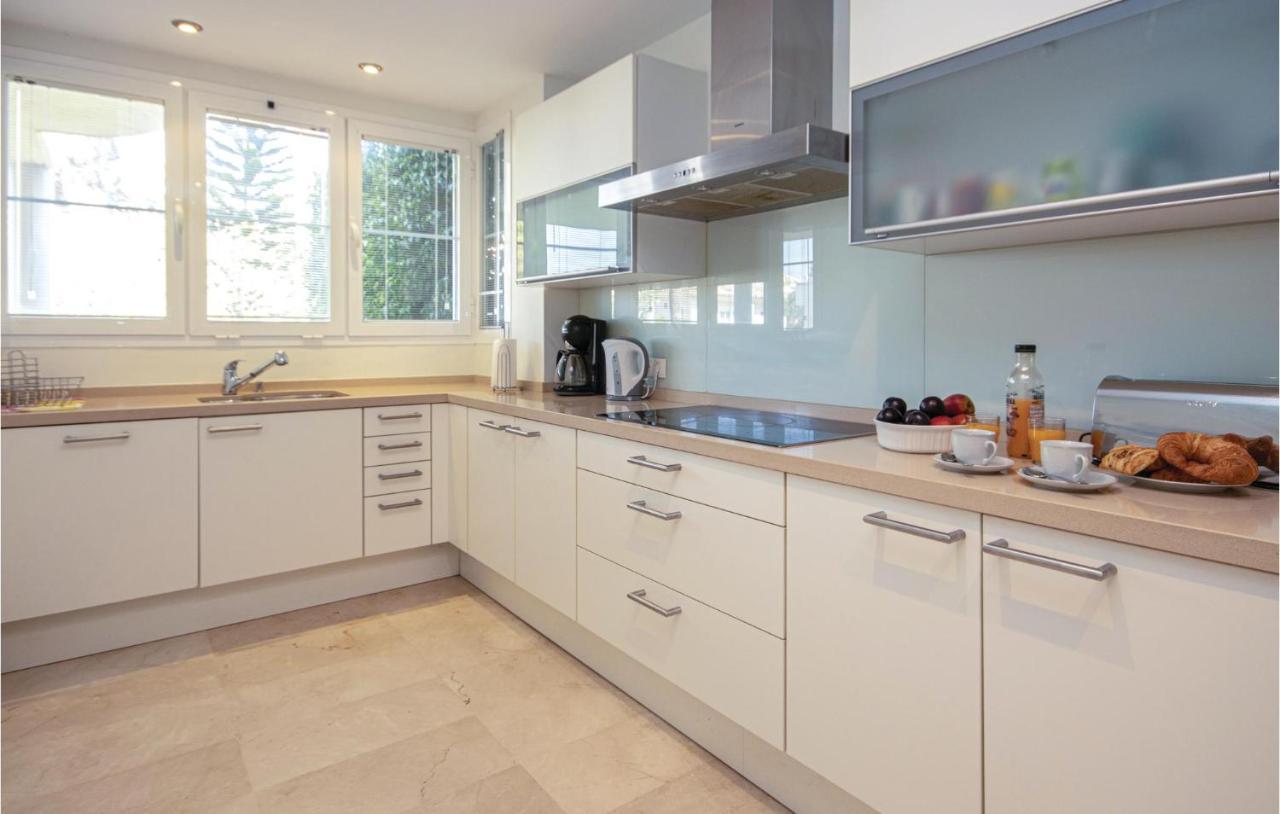 Apartment Beautiful In Marbella-cabopino With 2 Bedrooms, Wifi And Outdoor Swimming Pool *