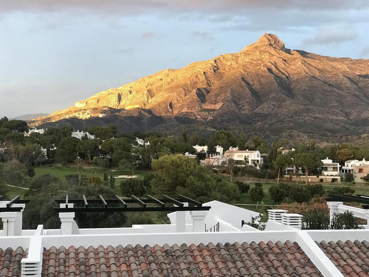 Aloha Gardens Near Puerto Banus With Breathtaking Mountain View Apartamento