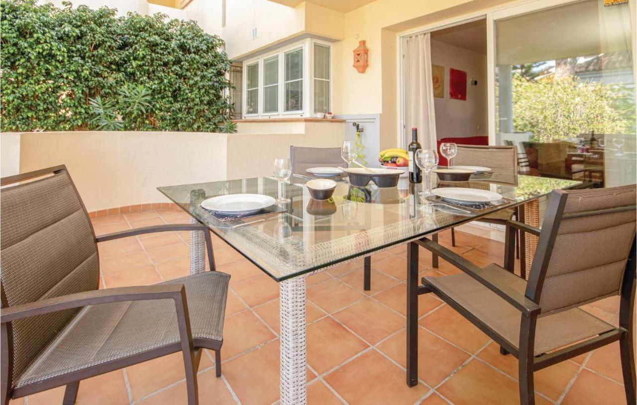 Beautiful In Marbella-cabopino With 2 Bedrooms, Wifi And Outdoor Swimming Pool Apartment Marbella