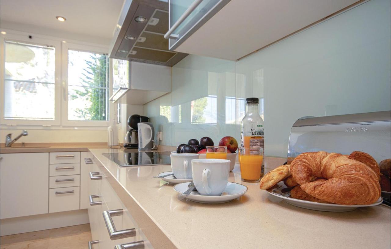Beautiful In Marbella-cabopino With 2 Bedrooms, Wifi And Outdoor Swimming Pool Marbella