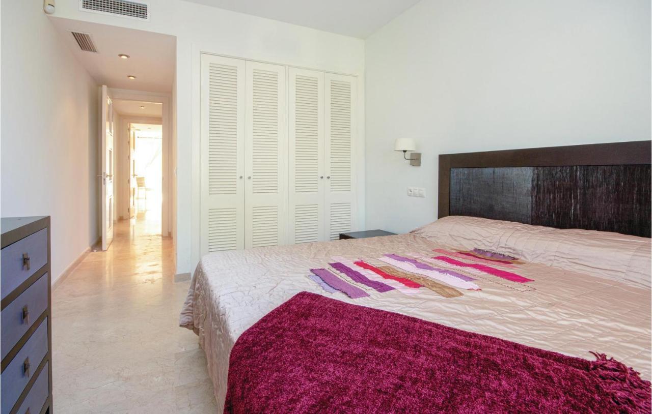 Beautiful In Marbella-cabopino With 2 Bedrooms, Wifi And Outdoor Swimming Pool