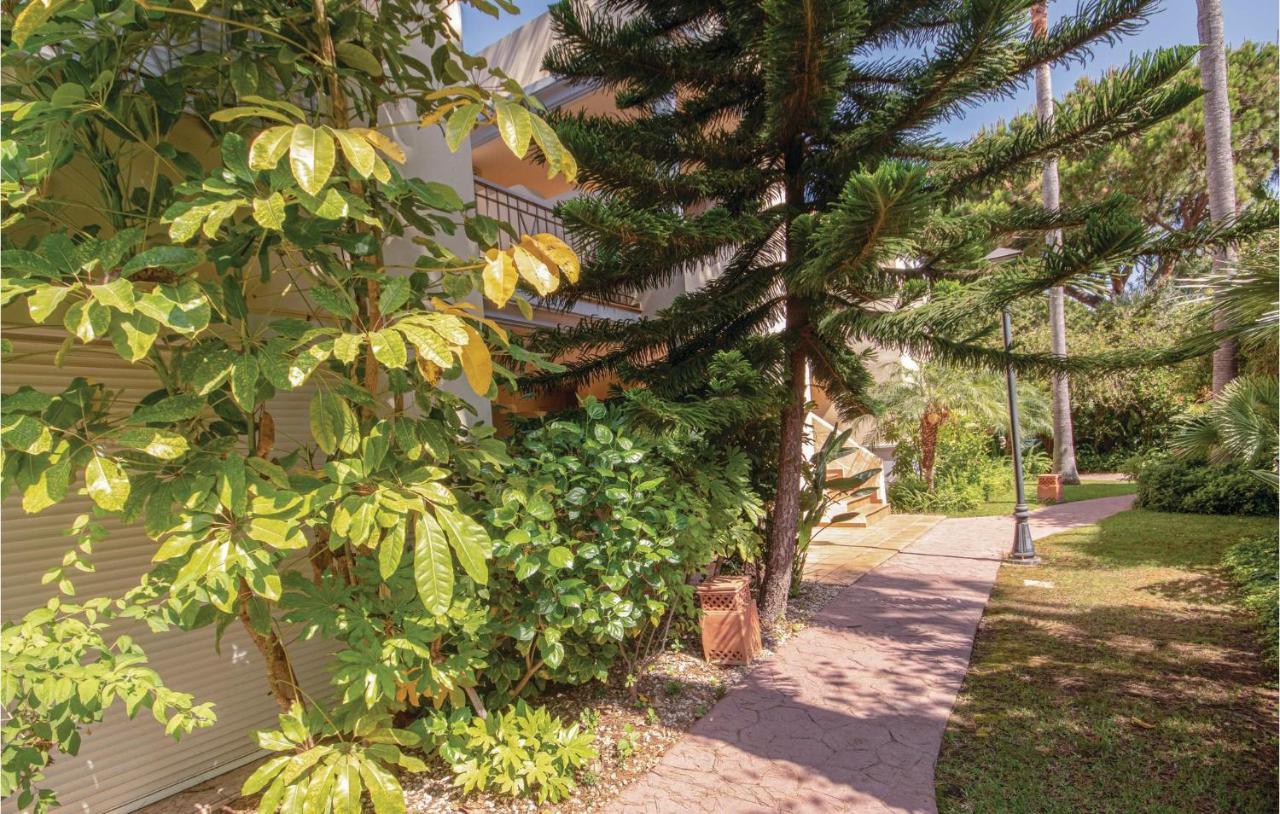 Apartment Beautiful In Marbella-cabopino With 2 Bedrooms, Wifi And Outdoor Swimming Pool *