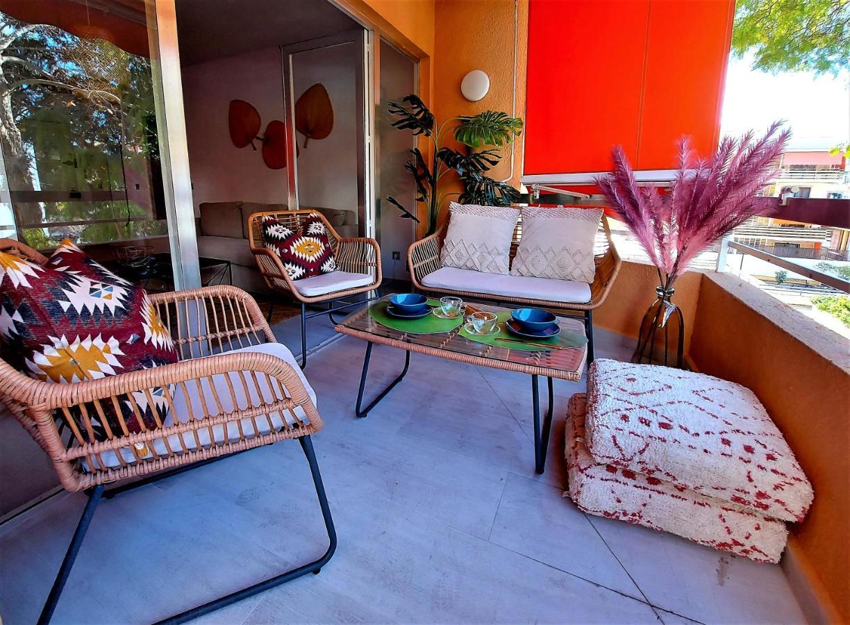Cozy 2-bed 2-bathroom In Town Centre Apartment