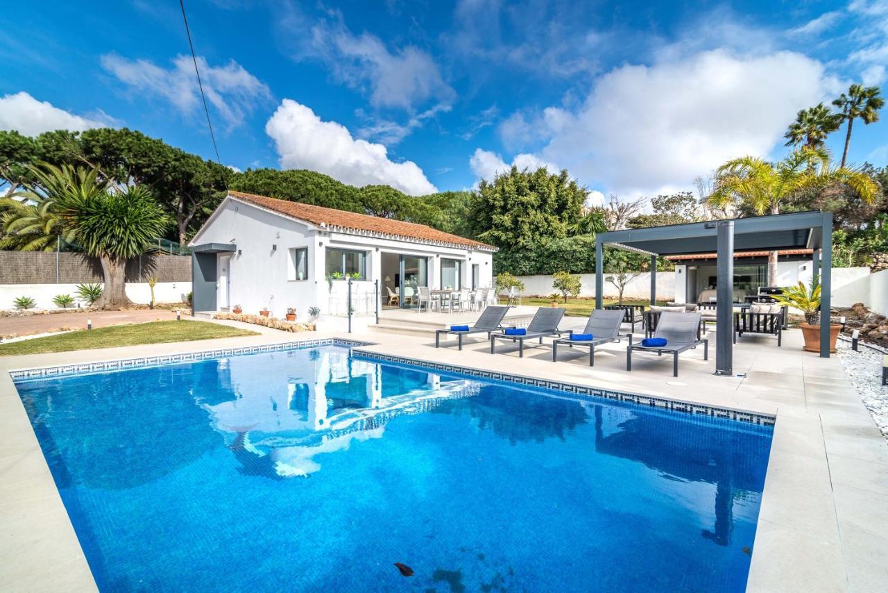 Villa Vacation I Marbesa Beach, Pool, Direct Access To The