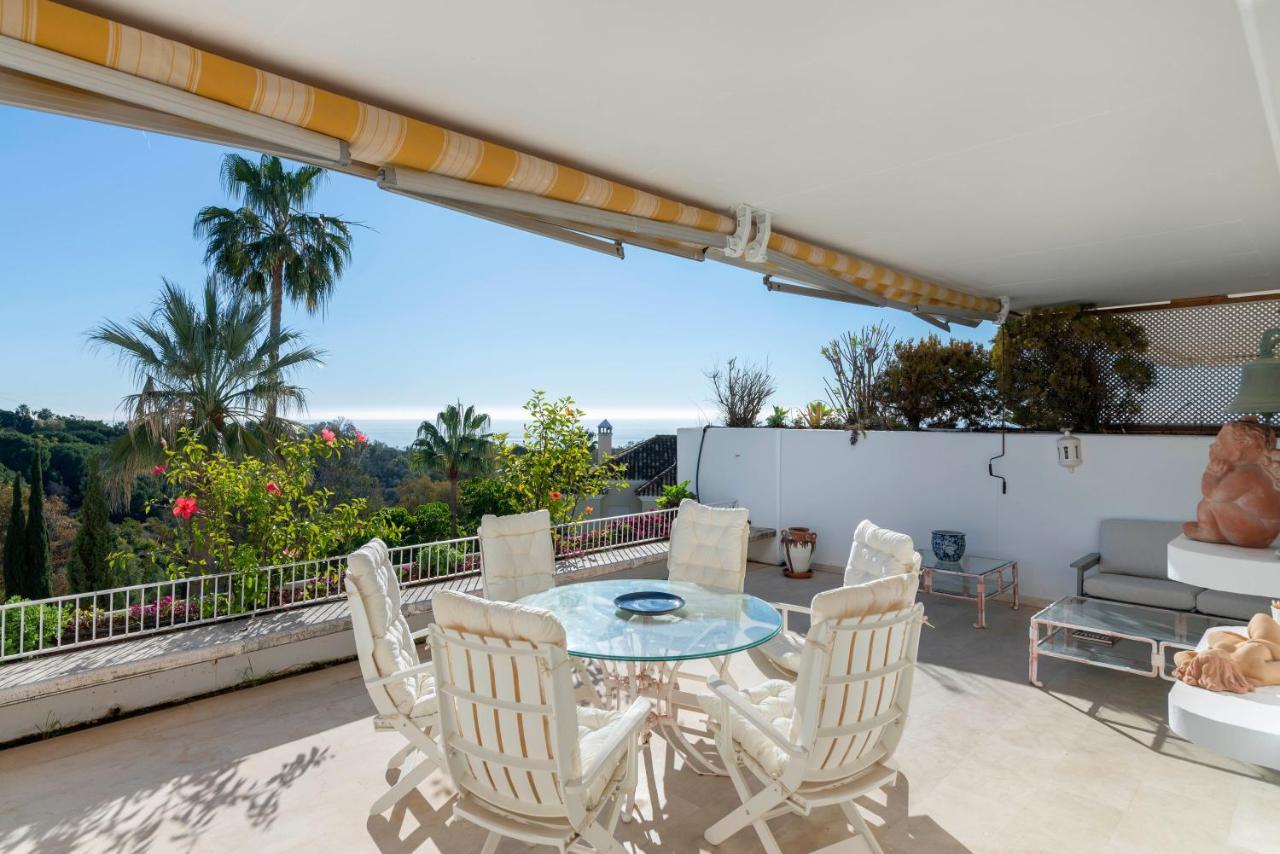 En Complejo Residencial Con Piscina Marbella
