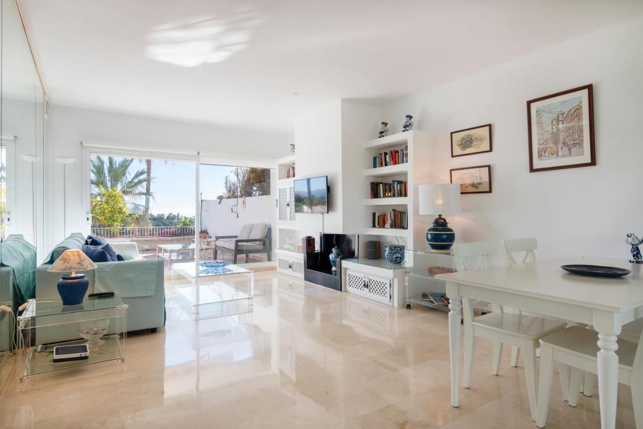 En Complejo Residencial Con Piscina Apartment