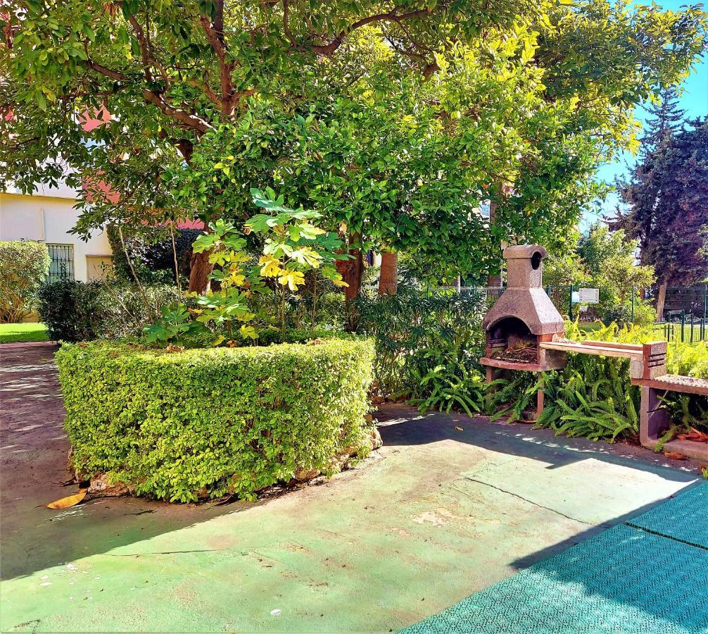 Cozy 2-bed 2-bathroom In Town Centre